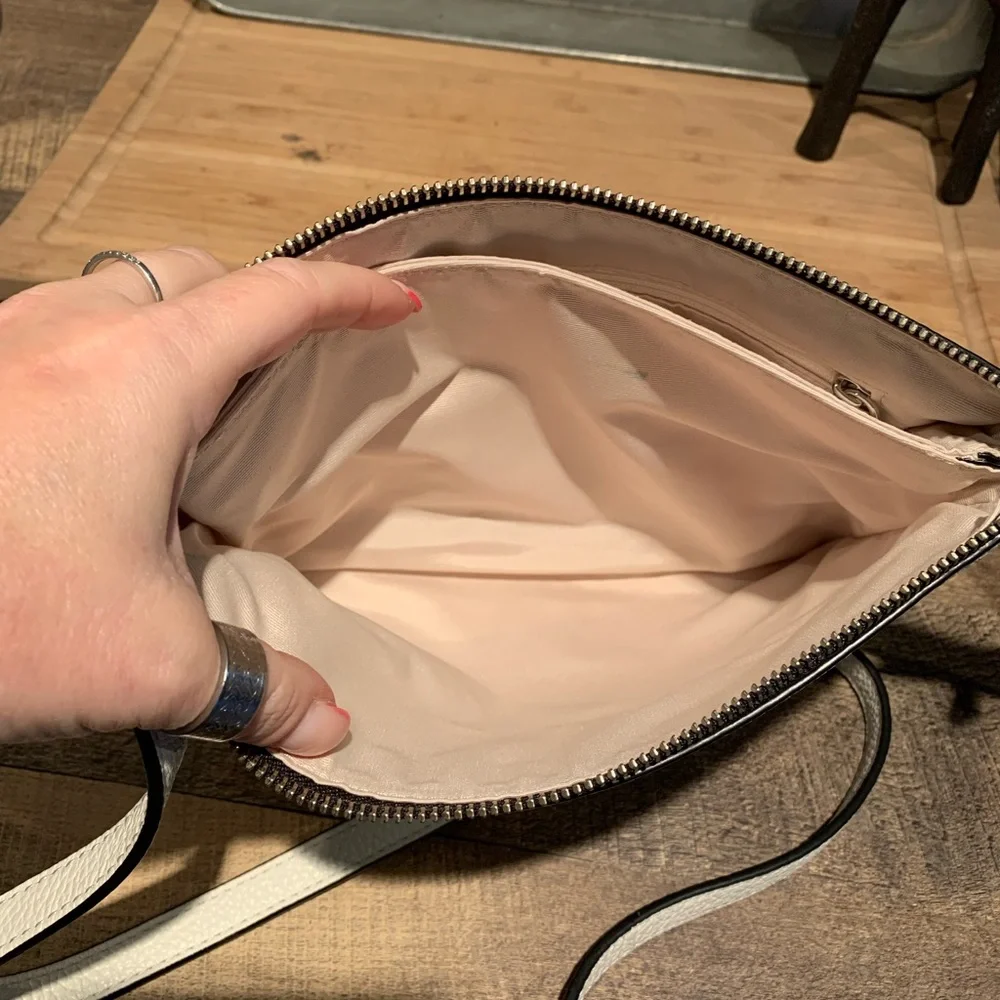 Marc Jacobs white crossbody - Picture 3 of 16
